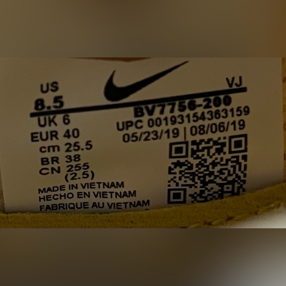 NEW Nike Zoom Fly 3 Womens Size 8.5 Running Shoes Sneakers Light Cream Gold - Picture 9 of 10